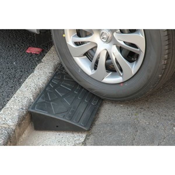 【10個セット】 ECOラバースロープ 段差スロープ/段差プレート 【幅60cm 高さ5cm用】 ゴム製 衝撃吸収 - 画像 (4)