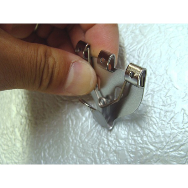 【5個セット】 額吊り金具/壁掛け用金具 【5kgまで】 バネ付き3本針フック 合板・木壁・石こうボード用 3011-6 - 画像 (4)